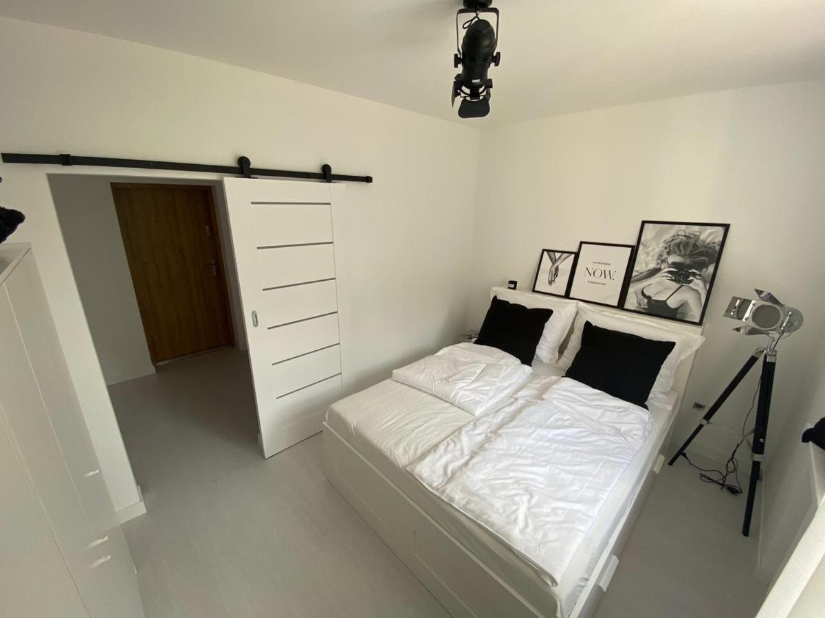 Przytulny Apartament Z Kominkiem Przy Jeziorze Borne Sulinowo Luaran gambar