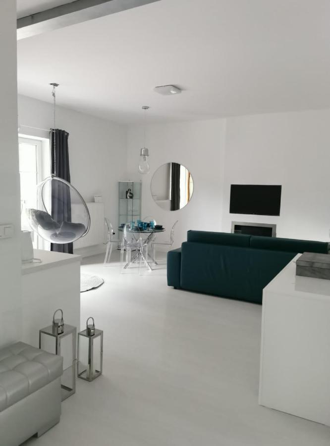 Przytulny Apartament Z Kominkiem Przy Jeziorze Borne Sulinowo Luaran gambar